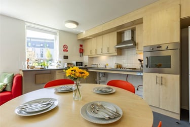 1 bed flat, De Walden Way, City Centre, Bradford, BD71BD - Image 9